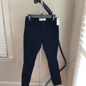 NWT Hollister High-Rise Super Skinny Distressed Jeans